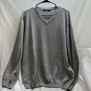 Classic V-Neck Sweater in Gray